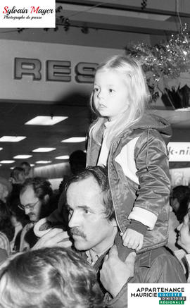 Enfant sur les épaules
