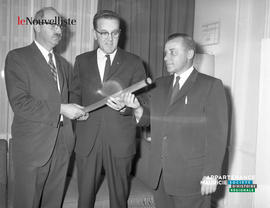 001 - Trois hommes